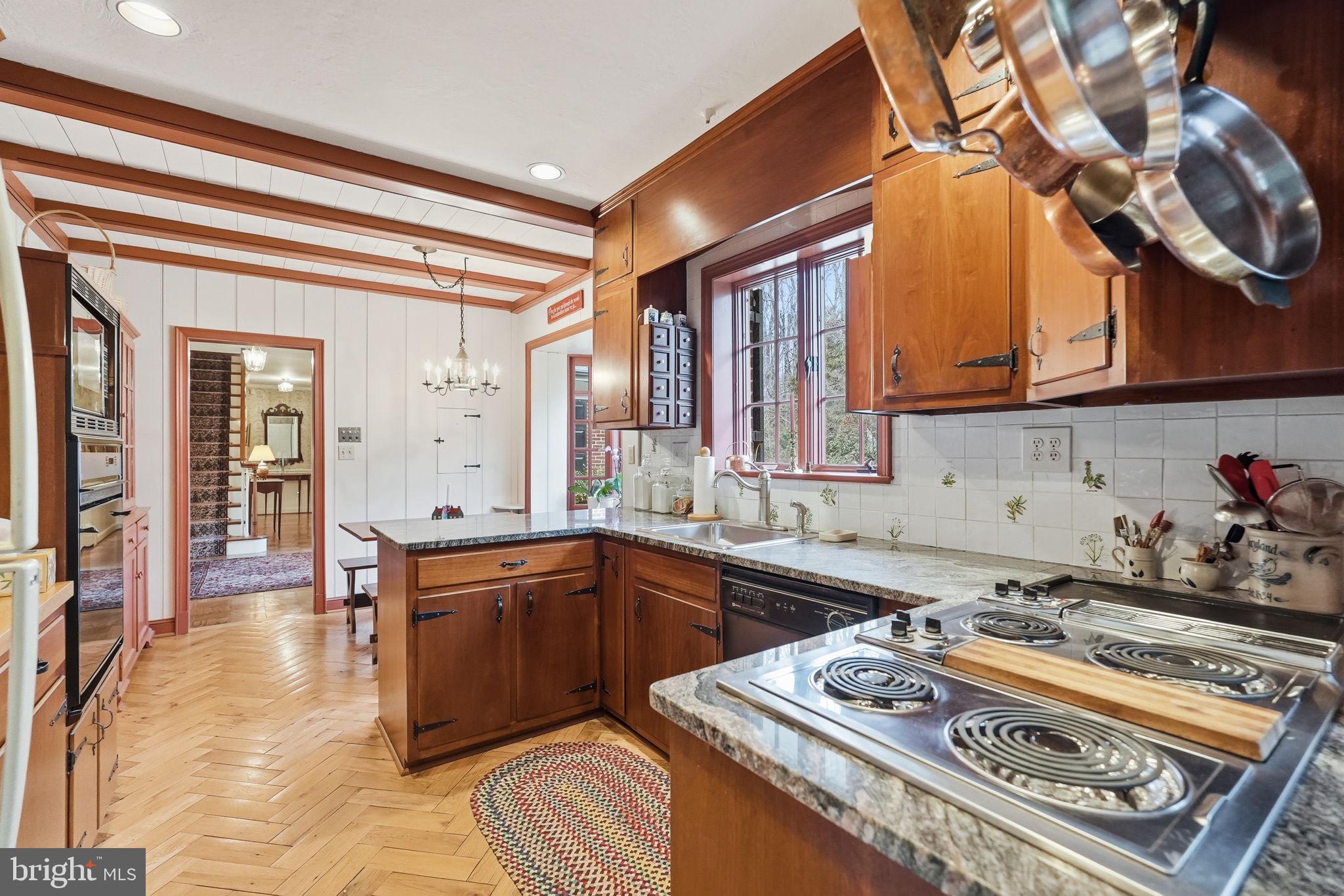 11610 Beall Mountain Road Potomac, MD 20854 - Photo 9 of 28 Kitchen