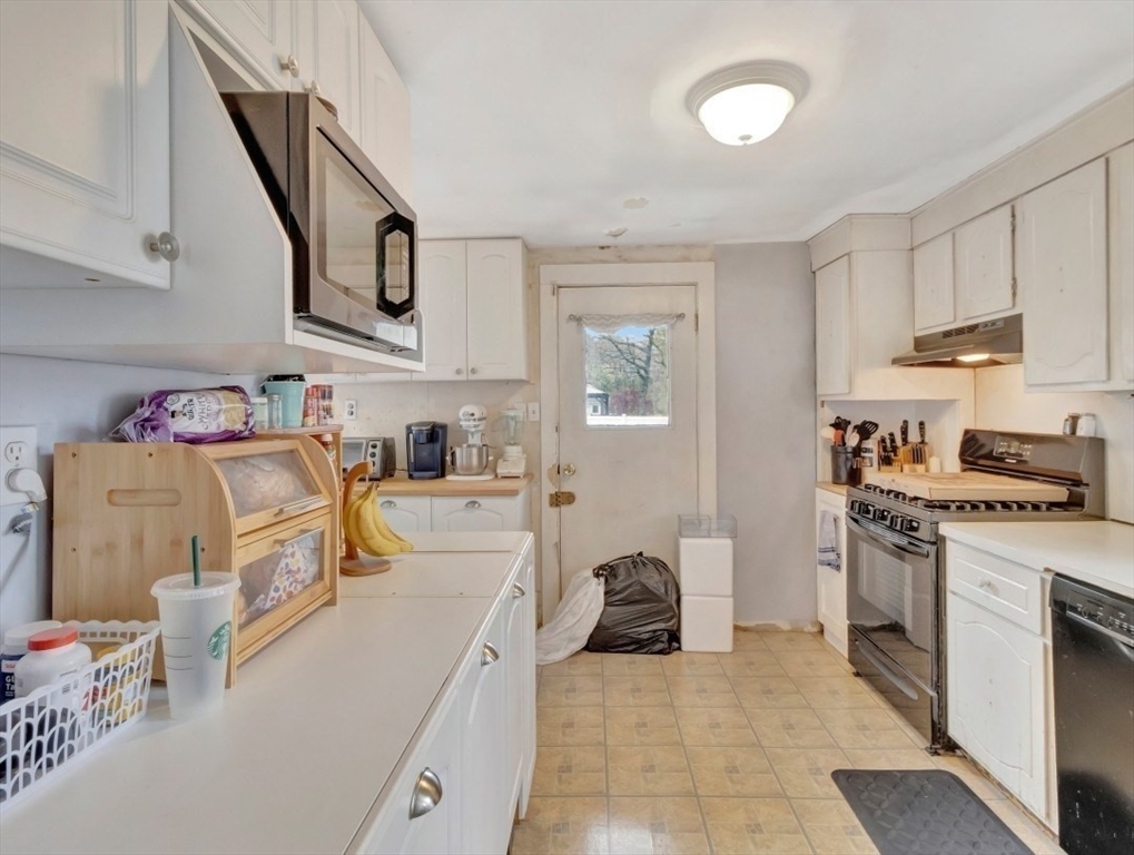 69 Appleton Street Saugus, MA 01906 - Photo 11 of 28