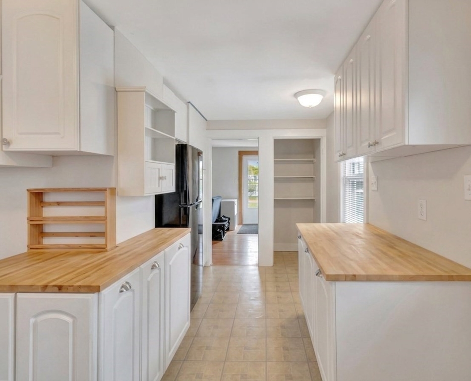 69 Appleton Street Saugus, MA 01906 - Photo 13 of 28
