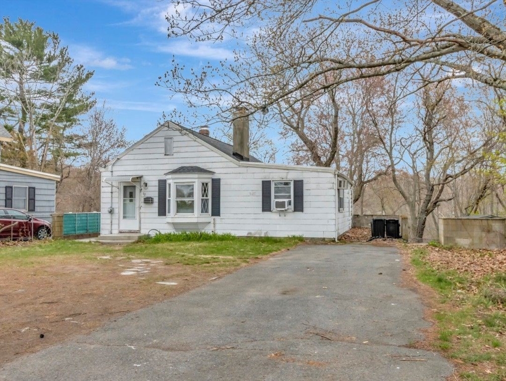 69 Appleton Street Saugus, MA 01906 - Photo 3 of 28