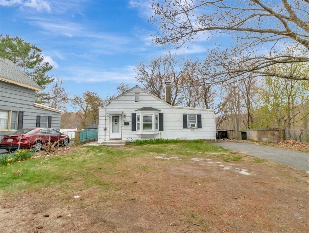 69 Appleton Street Saugus, MA 01906 - Photo 4 of 28