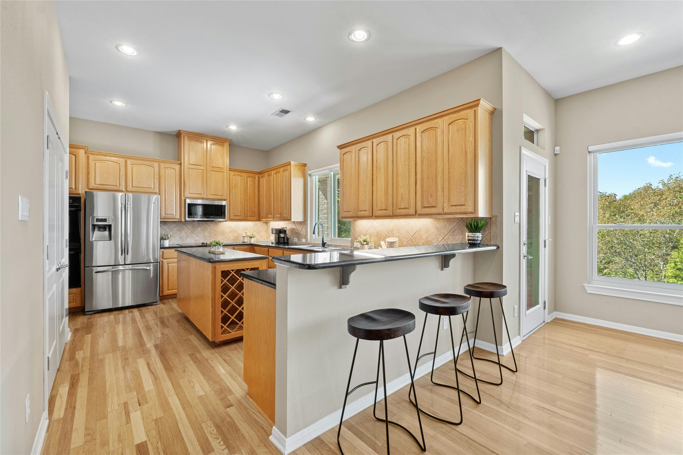 209 Overlook Court Georgetown, TX 78628 - Photo 12 of 35