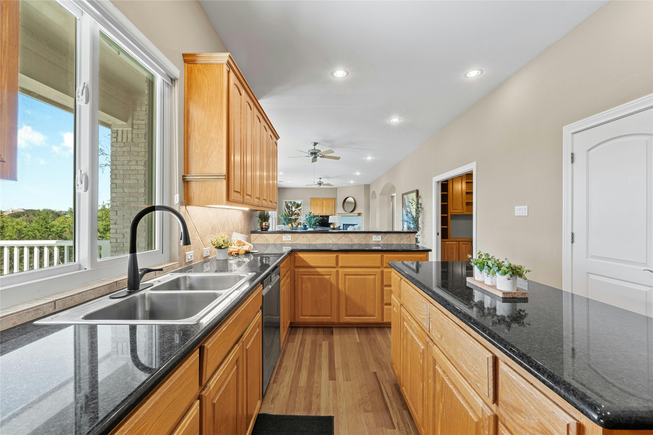 209 Overlook Court Georgetown, TX 78628 - Photo 15 of 35