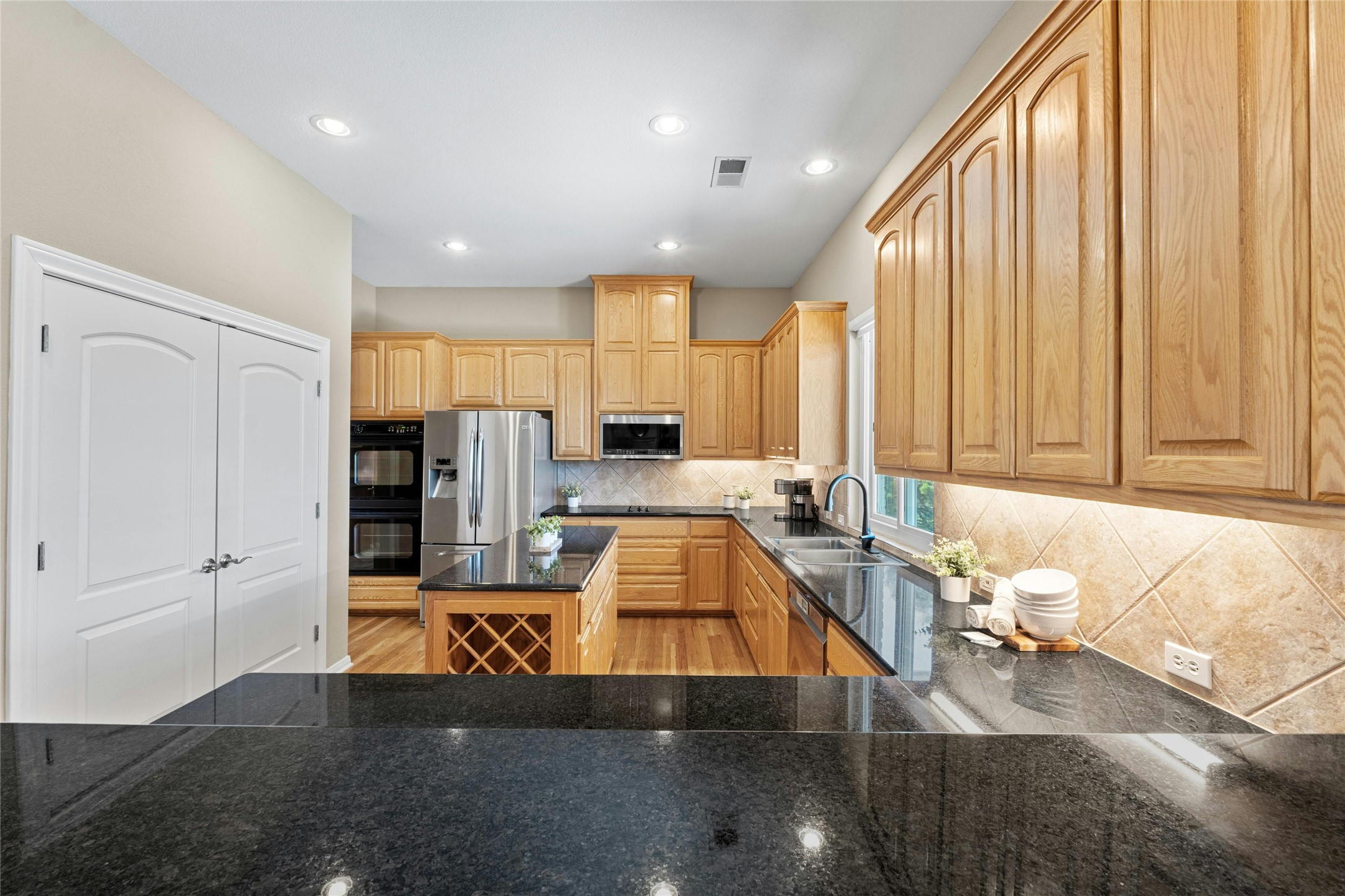 209 Overlook Court Georgetown, TX 78628 - Photo 16 of 35