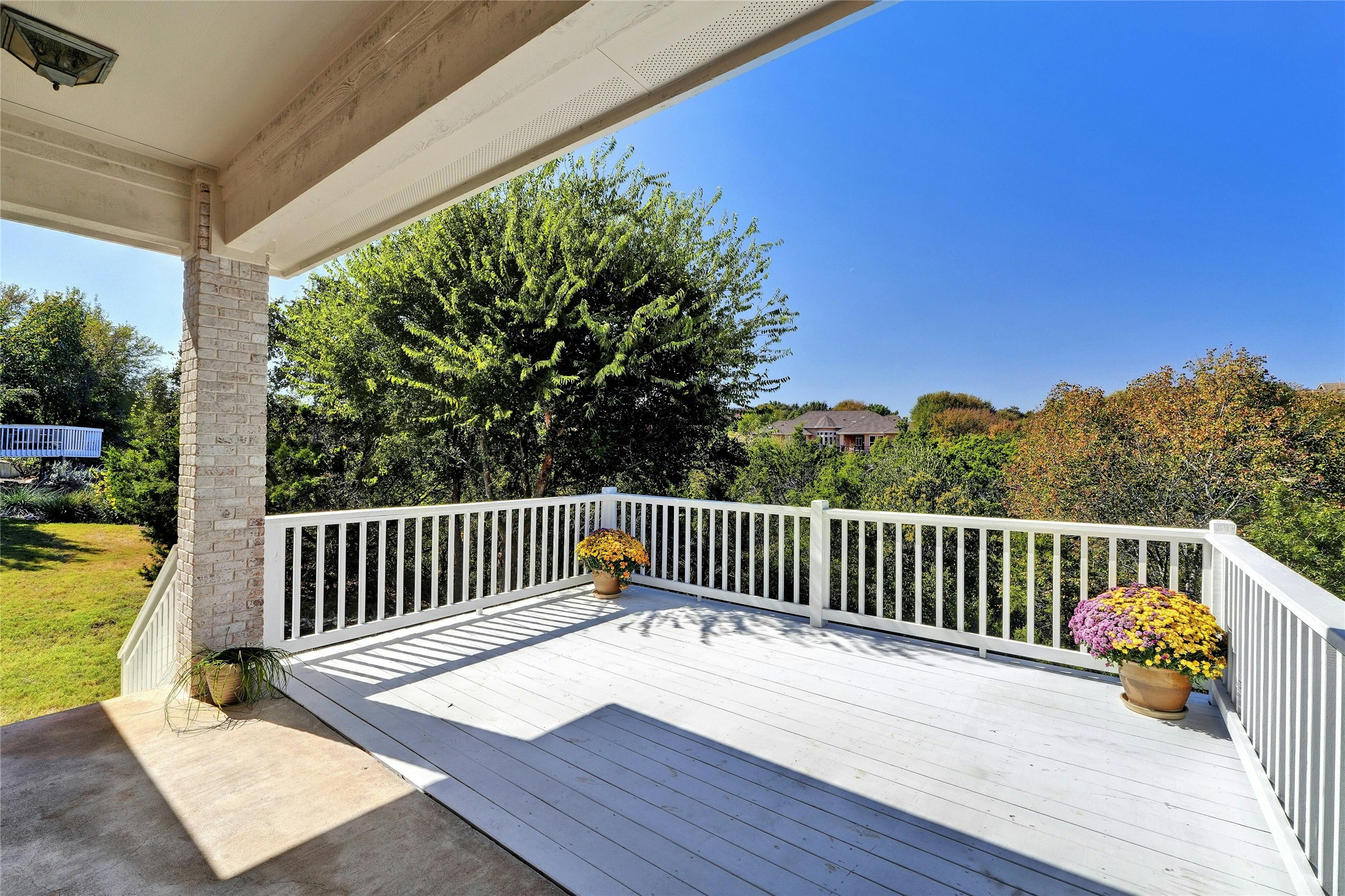 209 Overlook Court Georgetown, TX 78628 - Photo 31 of 34 a terrace view with seating space