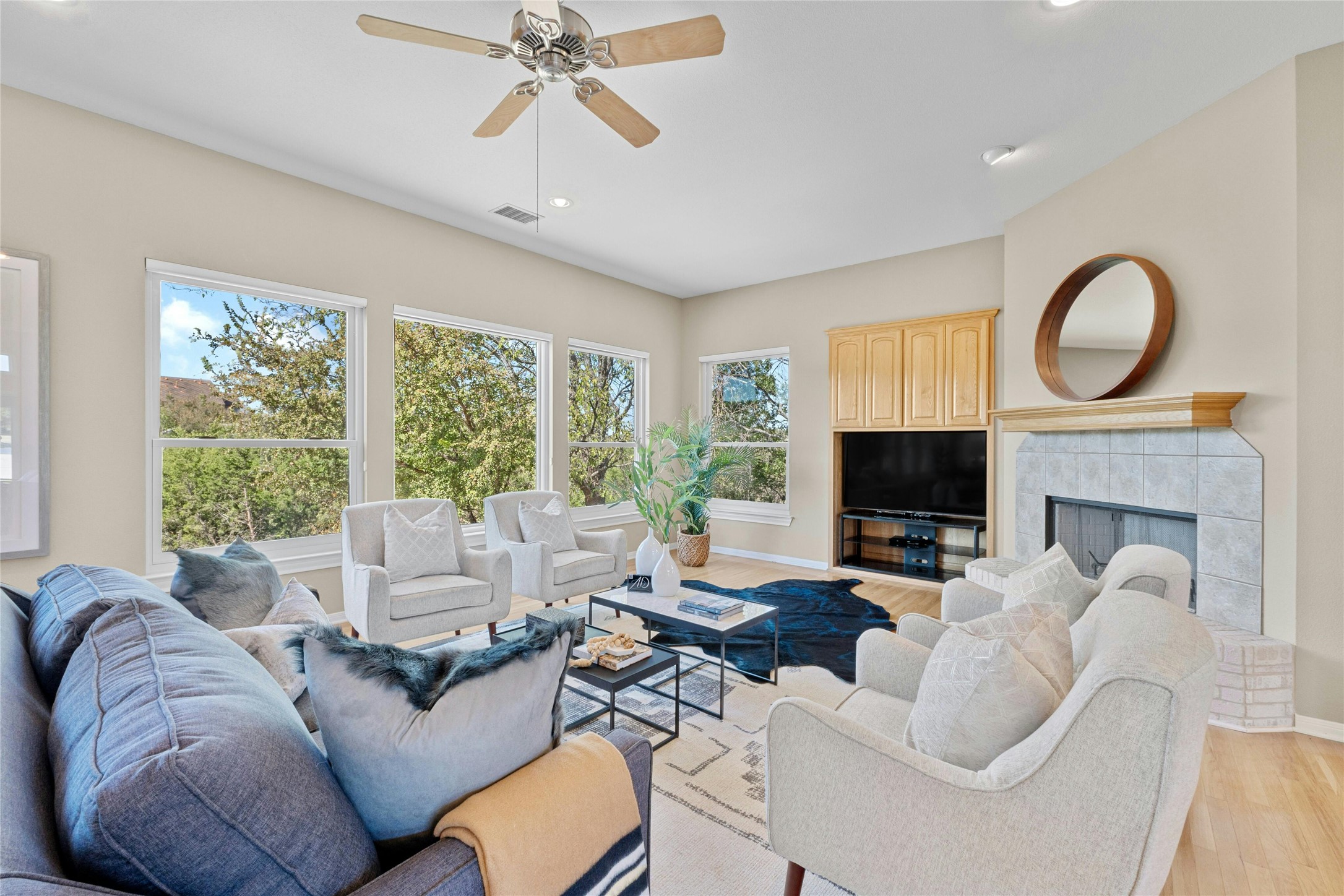 209 Overlook Court Georgetown, TX 78628 - Photo 6 of 35