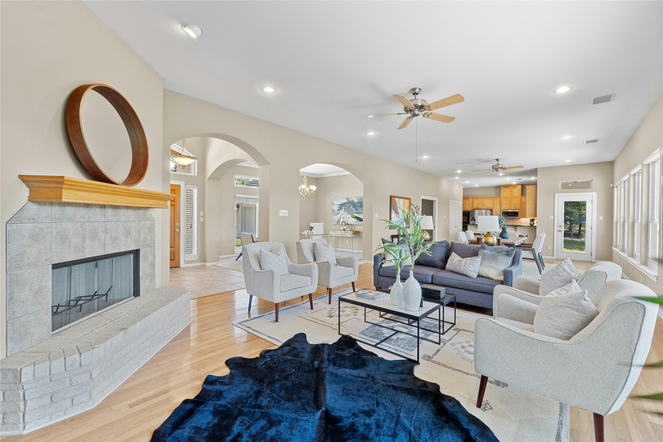 209 Overlook Court Georgetown, TX 78628 - Photo 7 of 35