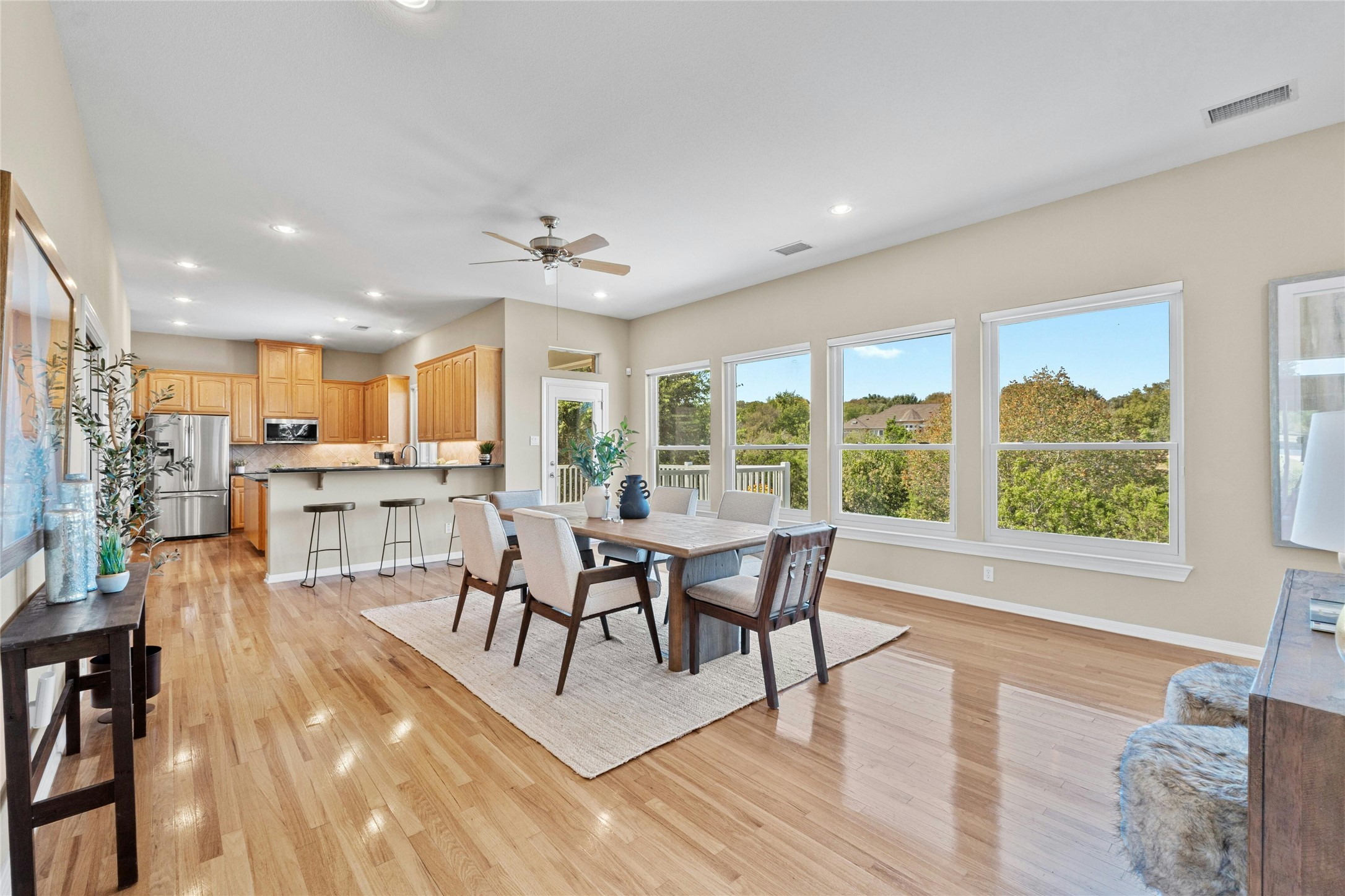 209 Overlook Court Georgetown, TX 78628 - Photo 9 of 35