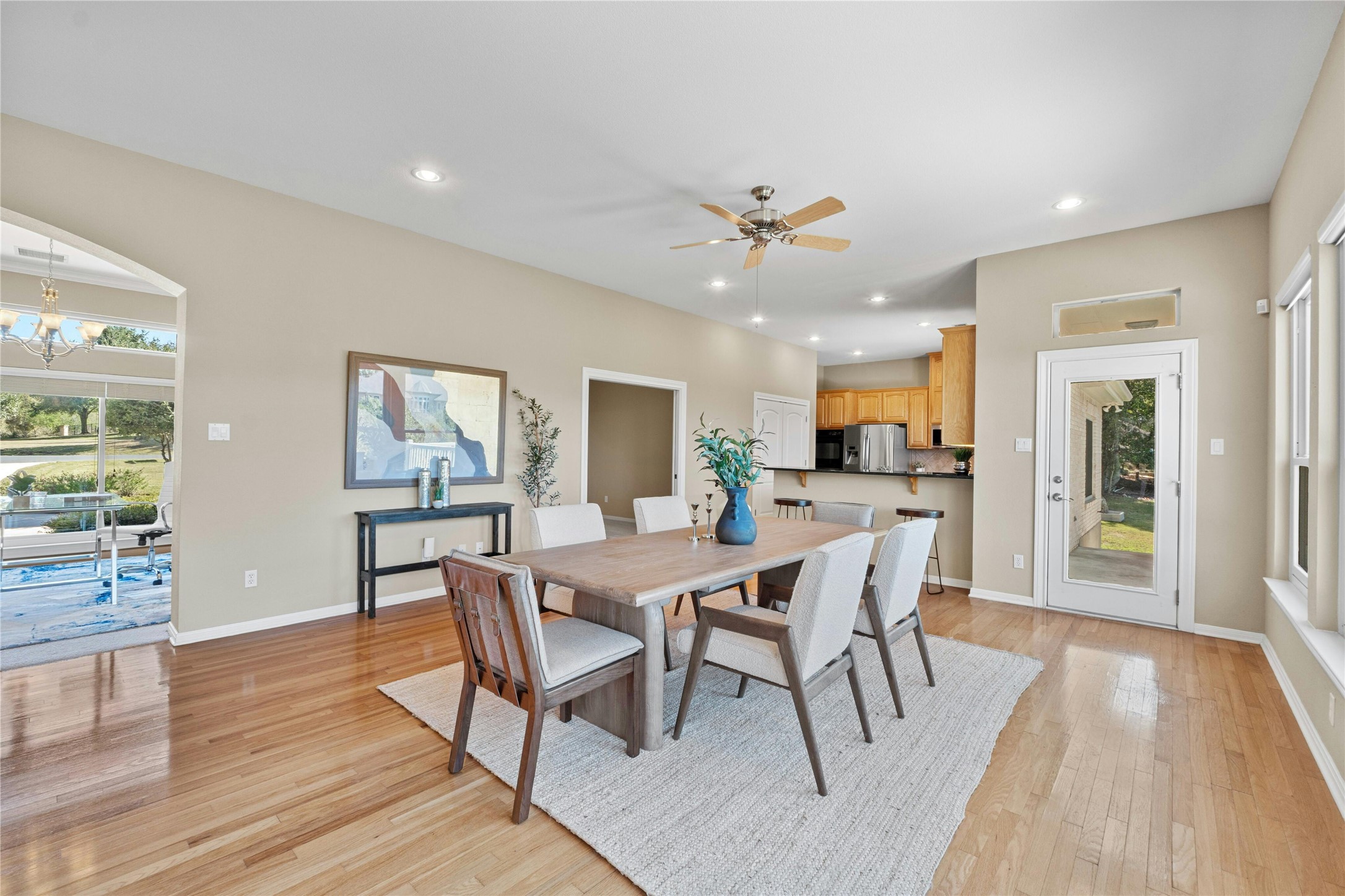 209 Overlook Court Georgetown, TX 78628 - Photo 10 of 35