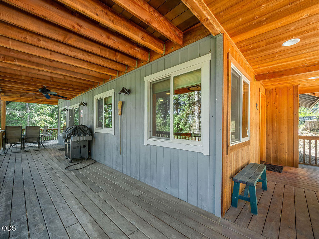 27458 Rocky Point Road Klamath Falls, OR 97601 - Photo 26 of 33