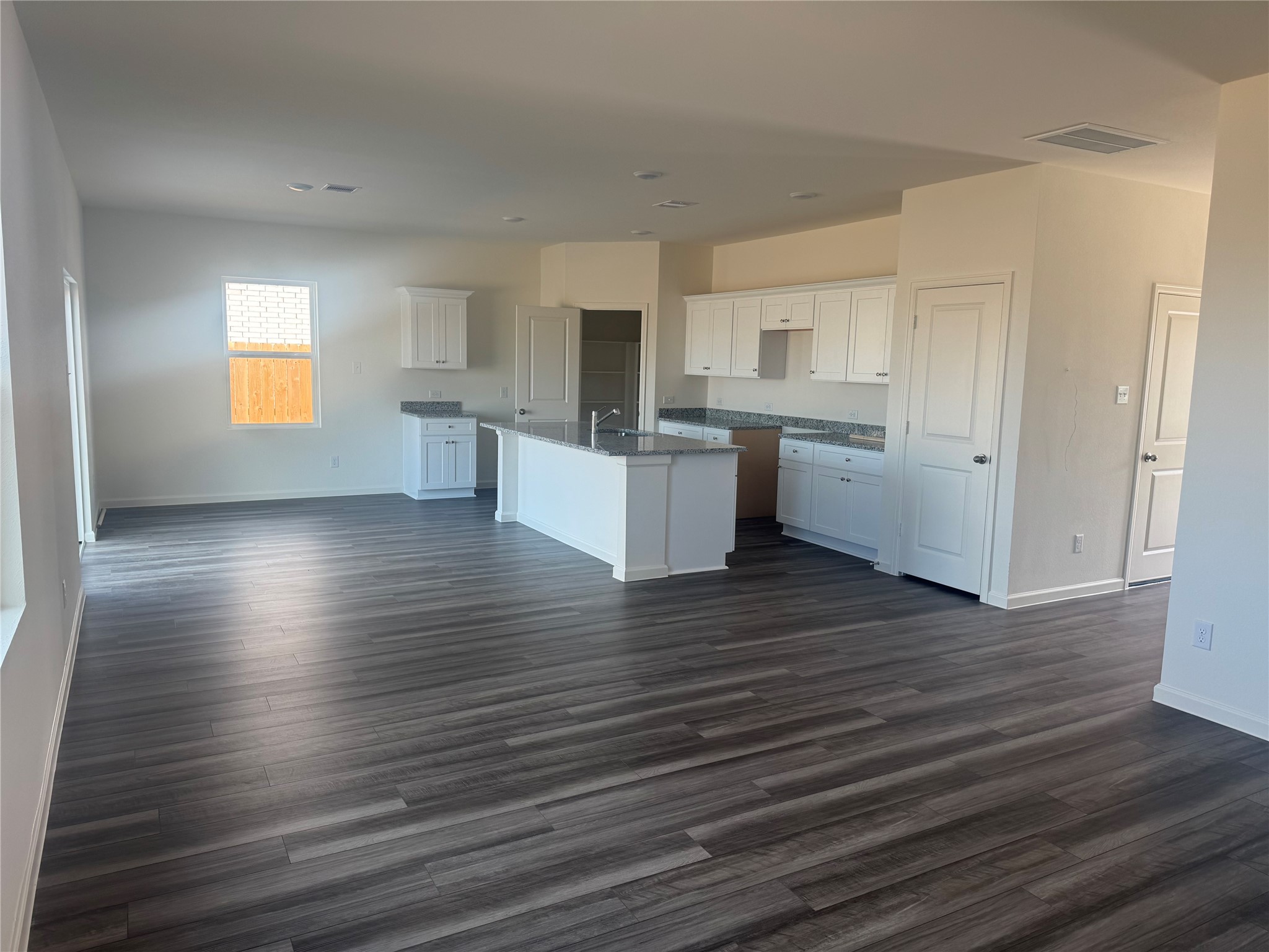3126 Diamond Vw Lane Angleton, TX 77515 - Photo 3 of 15