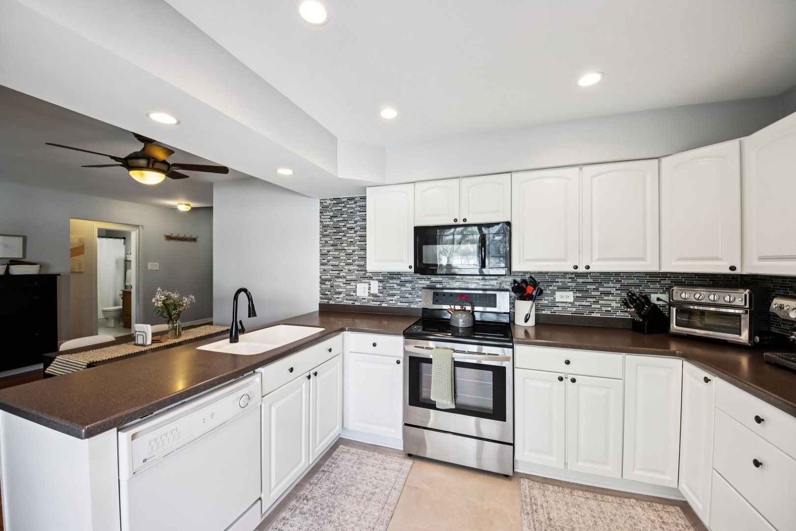 758 Chandler Road Gurnee, IL 60031 - Photo 7 of 29