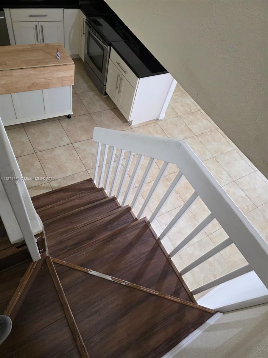 20200 West Country Club Drive, Unit 104 Aventura, FL 33180 - Photo 16 of 43 a view of entryway