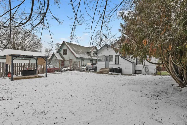 $319,900 | 2521 East Queen Avenue, Spokane, WA 99217