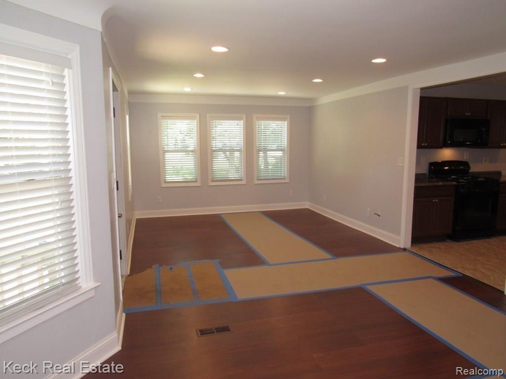 9521 Beech Daly Road Taylor, MI 48180 - Photo 6 of 29 9521 Beech Daly (66).JPG