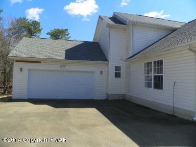 128 Chetco Road Albrightsville, PA 18210 - Photo 6 of 9 Garage (outside)