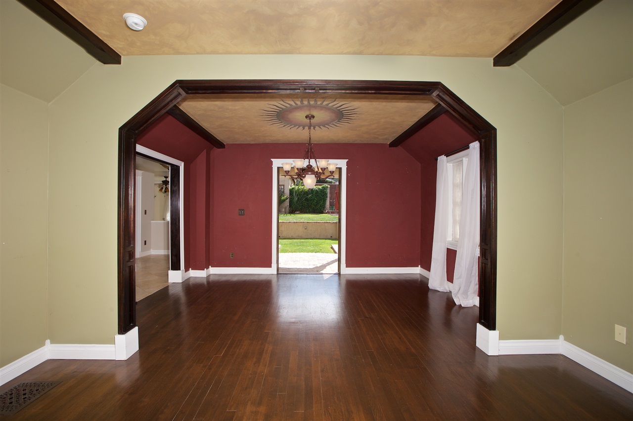 1327 Torrey Pines Road La Jolla, CA 92037 - Photo 5 of 18 Gallery Image 5