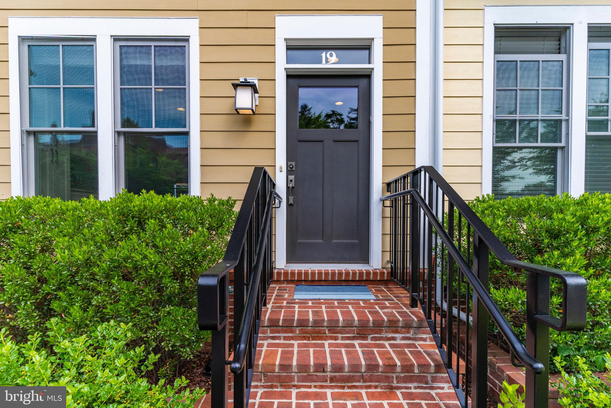 19 Ellsworth Heights Street Silver Spring, MD 20910 - Photo 3 of 97