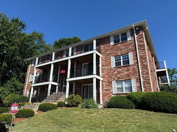 $349,900 | 11 Kenmar Drive, Unit 10, Billerica, MA 01821