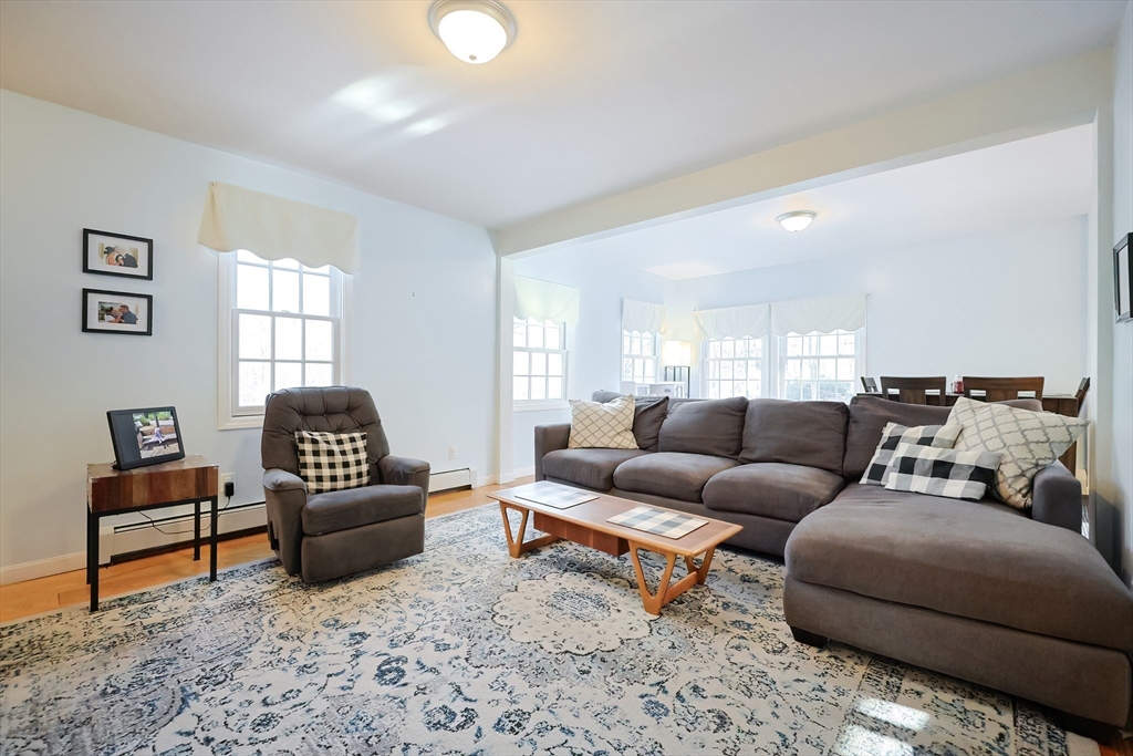 326 Ponakin Road Lancaster, MA 01523 - Photo 6 of 32