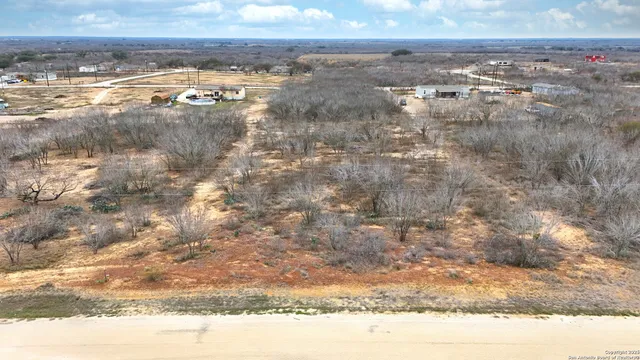 $55,000 | 118 County Road 2666, Devine, TX 78016