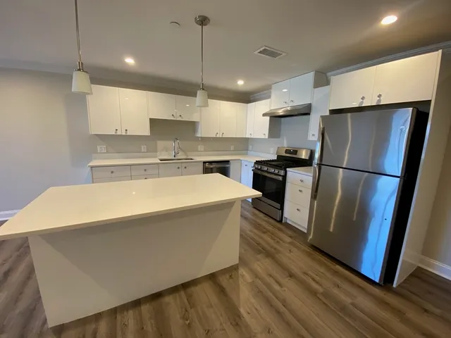 $2,700 | 918 Providence Highway, Unit 411, Dedham, MA 02026