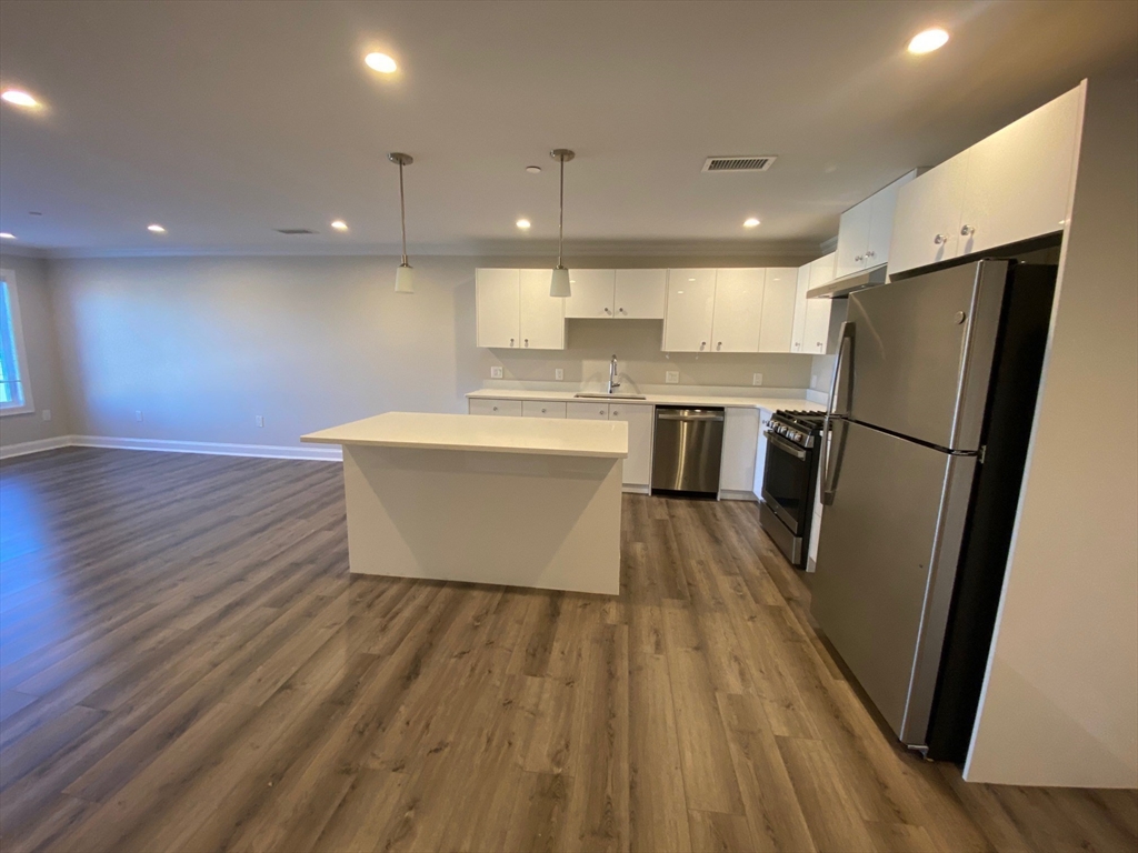 918 Providence Highway, Unit 411 Dedham, MA 02026 - Photo 4 of 13