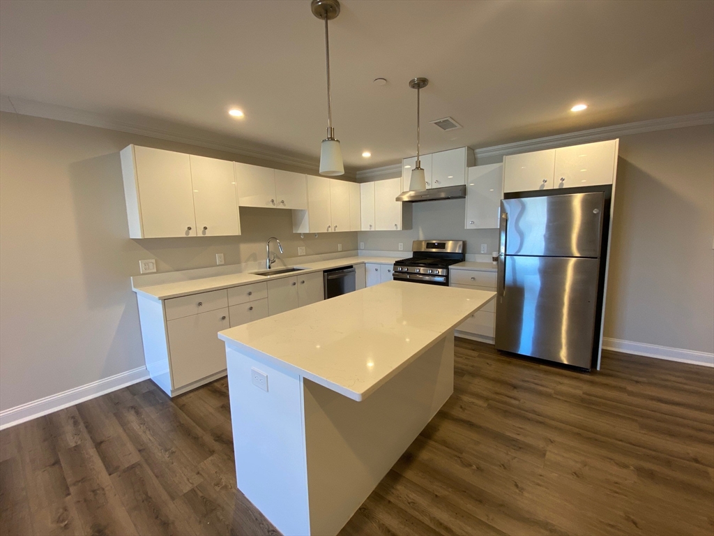 918 Providence Highway, Unit 411 Dedham, MA 02026 - Photo 9 of 13