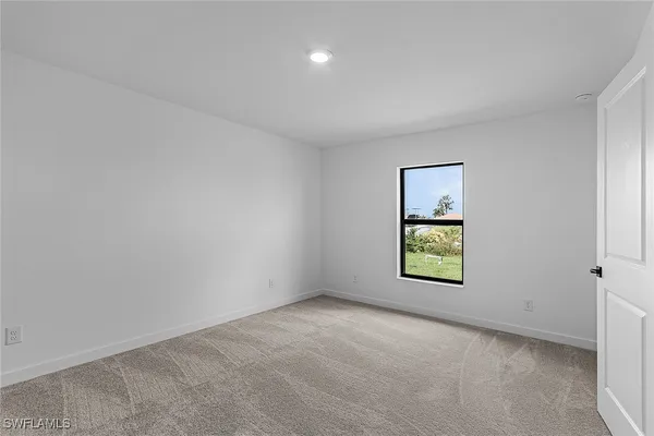 $366,900 | Undisclosed Address, LaBelle, FL 33935