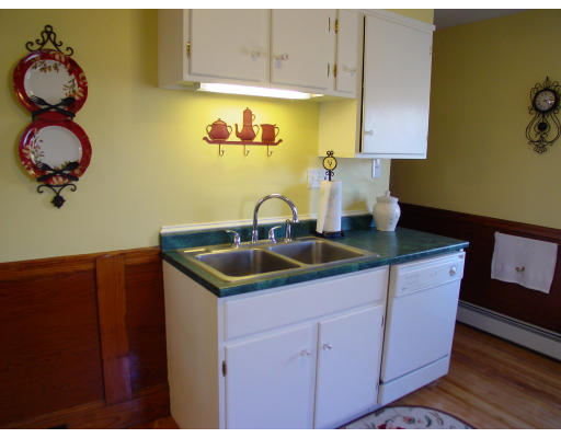 415 Chestnut Street Clinton, MA 01510 - Photo 8 of 27 Gallery Image 8