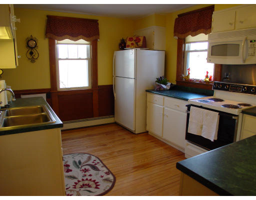 415 Chestnut Street Clinton, MA 01510 - Photo 9 of 27 Gallery Image 9