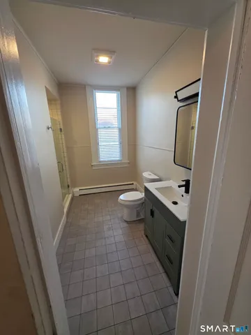 $1,850 | 214 Broadway, Unit 1, Norwich, CT 06360