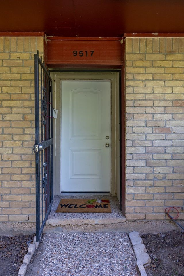 9517 Fondren Road Houston, TX 77074 - Photo 24 of 39
