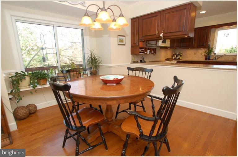 2808 Rifle Ridge Road Oakton, VA 22124 - Photo 11 of 30 Kitchen
