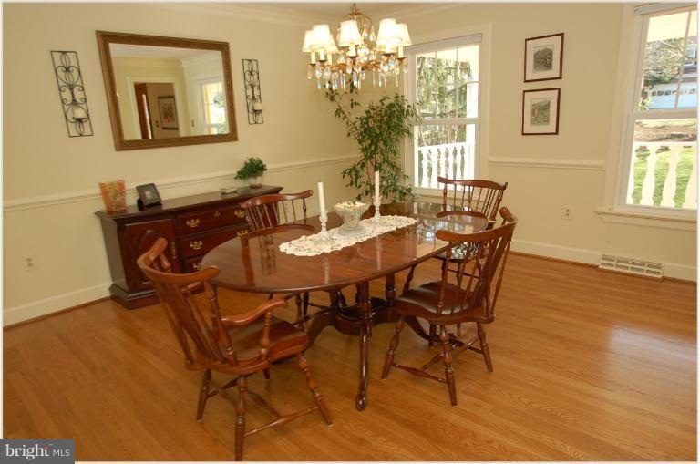2808 Rifle Ridge Road Oakton, VA 22124 - Photo 13 of 30 Dining Room
