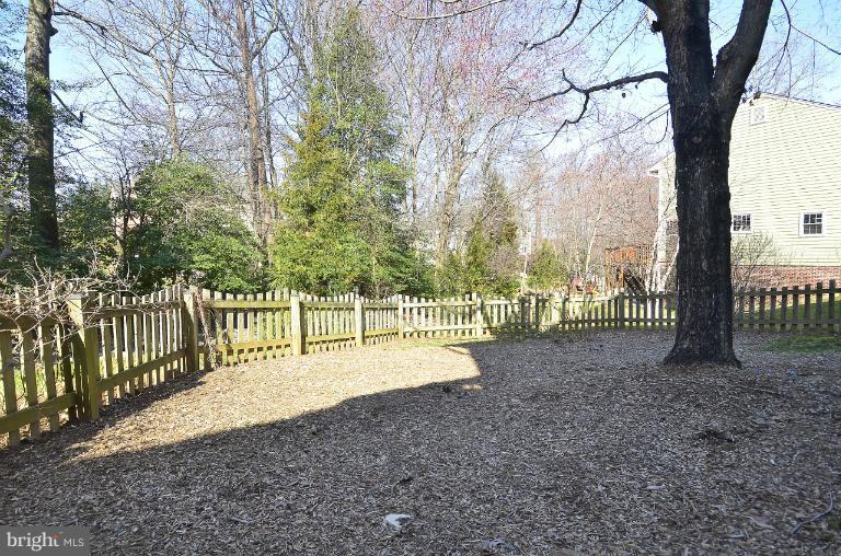 2808 Rifle Ridge Road Oakton, VA 22124 - Photo 6 of 30 Exterior (Rear)
