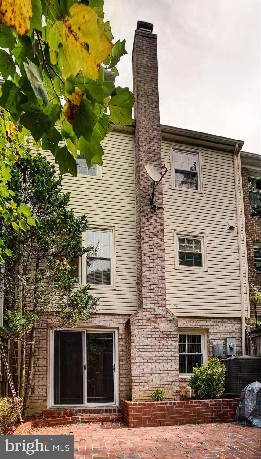 8076 Sleepy View Lane Springfield, VA 22153 - Photo 19 of 19 Exterior (Rear)