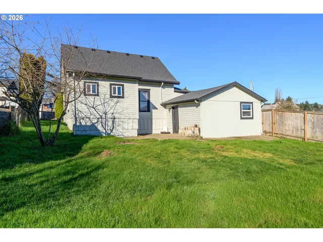 $275,000 | 131 2nd Street, Willamina, OR 97396
