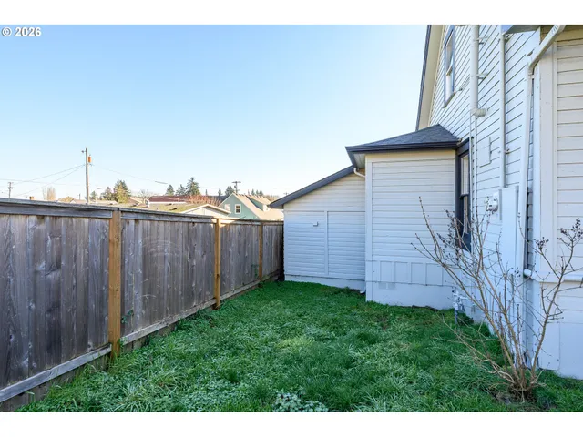 $275,000 | 131 2nd Street, Willamina, OR 97396