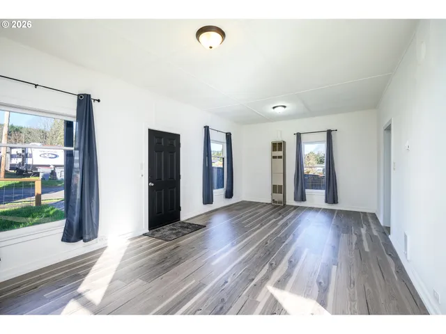 $275,000 | 131 2nd Street, Willamina, OR 97396