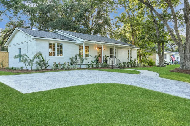 $1,685,000 | 1452 Glencoe Drive, Mount Pleasant, SC 29464