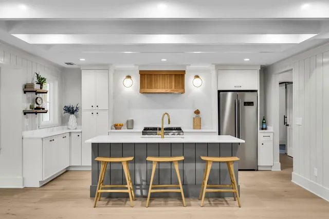 $1,685,000 | 1452 Glencoe Drive, Mount Pleasant, SC 29464