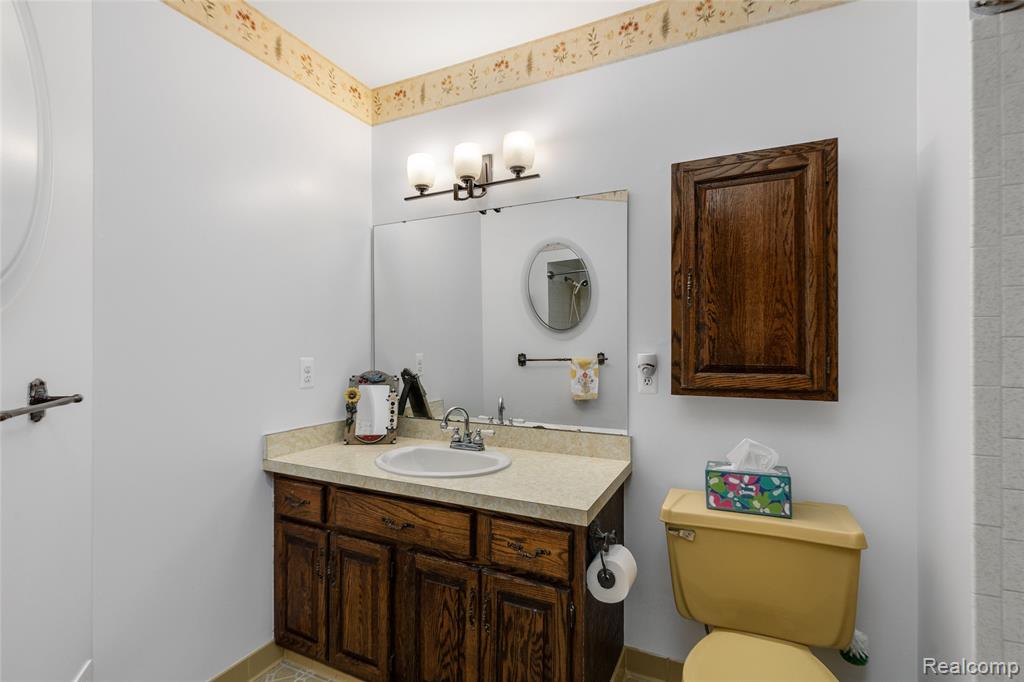9730 Gibbs Road Clarkston, MI 48348 - Photo 19 of 39