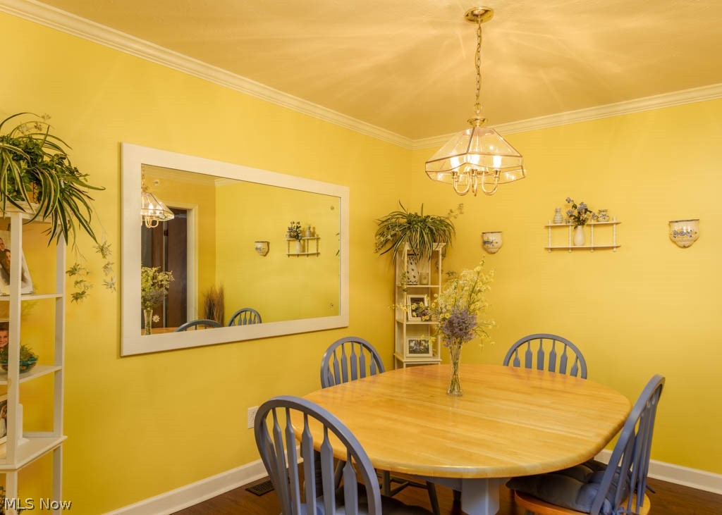 32144 Densmore Road Willowick, OH 44095 - Photo 7 of 27 Dining Room
