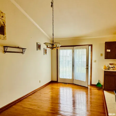 $198,500 | 136 Post Road, Virden, IL 62690