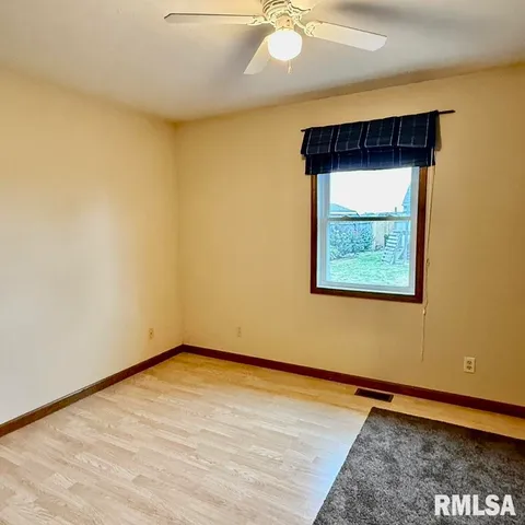 $198,500 | 136 Post Road, Virden, IL 62690