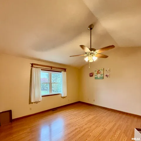 $198,500 | 136 Post Road, Virden, IL 62690