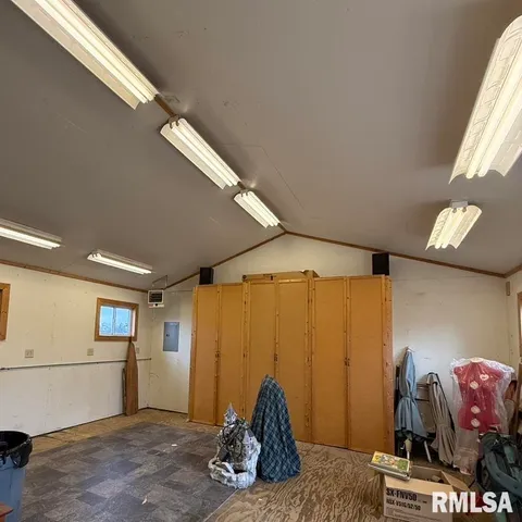 $198,500 | 136 Post Road, Virden, IL 62690