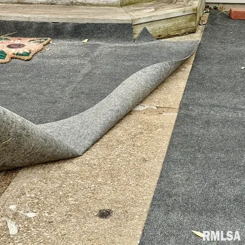 $198,500 | 136 Post Road, Virden, IL 62690