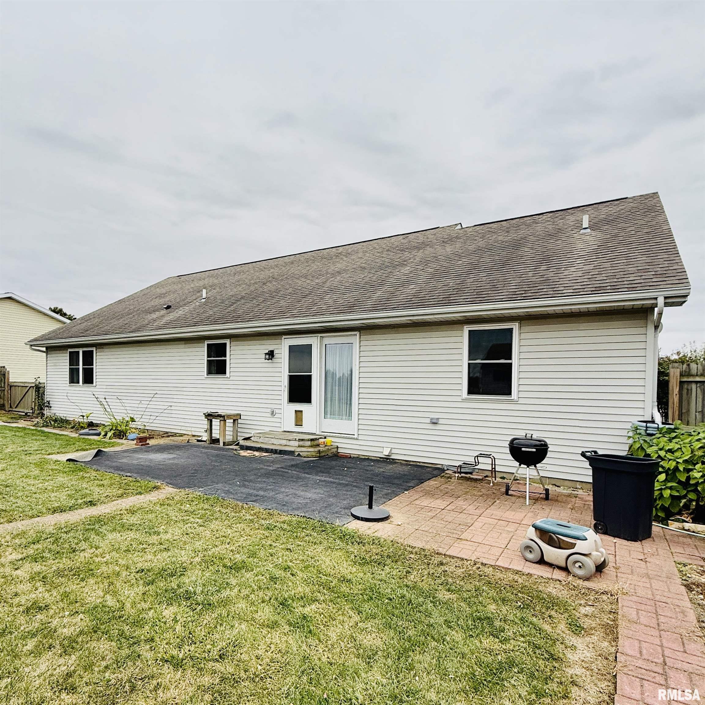 136 Post Road Virden, IL 62690 - Photo 4 of 28